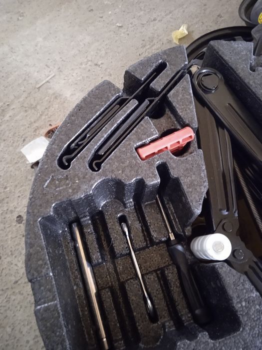 Домкрат audi q7 2015+,touareg 2017+,cayenne 2017+