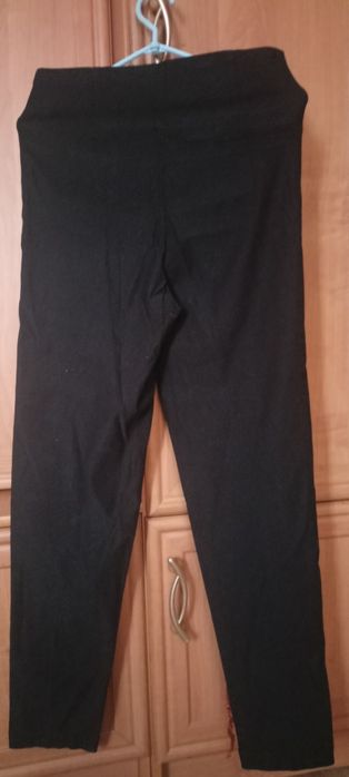Czarne spodnie na szerokiej gumce