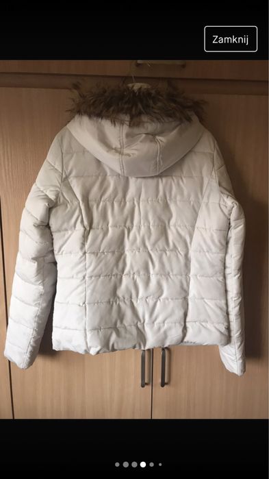 Śmietankowa kurtka z kapturem