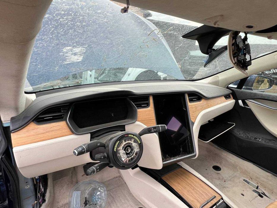 Крило крила Тесла Модел С Tesla Model S 2018-