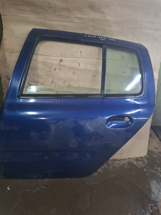Peça; Porta Tras Esq^ Renault Clio || 2001