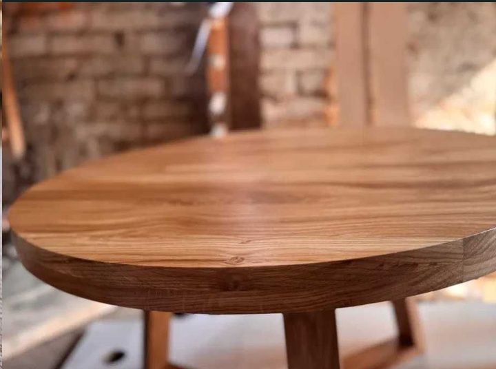 Unikalny stolik kawowy wykonany z drewna dębowego