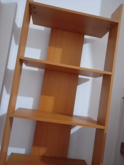 Estante Livreiro em Madeira (Estilo Contemporâneo) – Excelente Estado