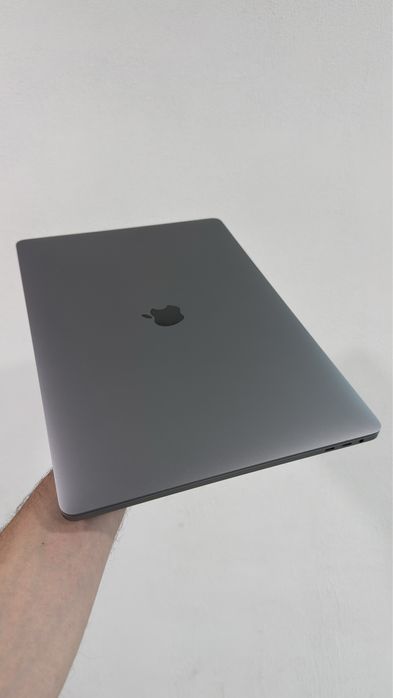 MacBook Pro 16 intel i7 16/512gb Space Gray