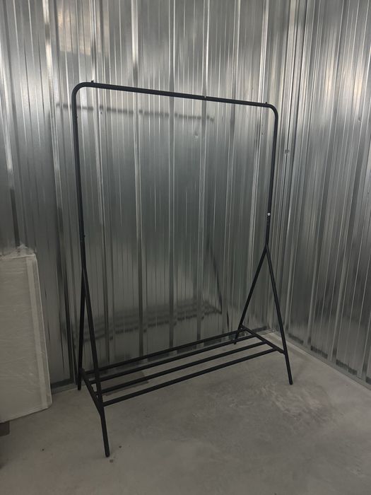 Suporte para cabides preto