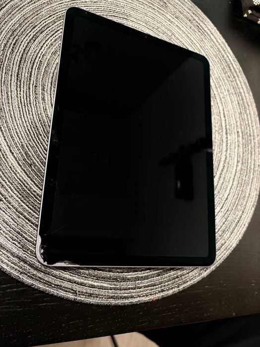 iPad Air 5 10,9" 2022 64GB wifi iCloud uszkodzony