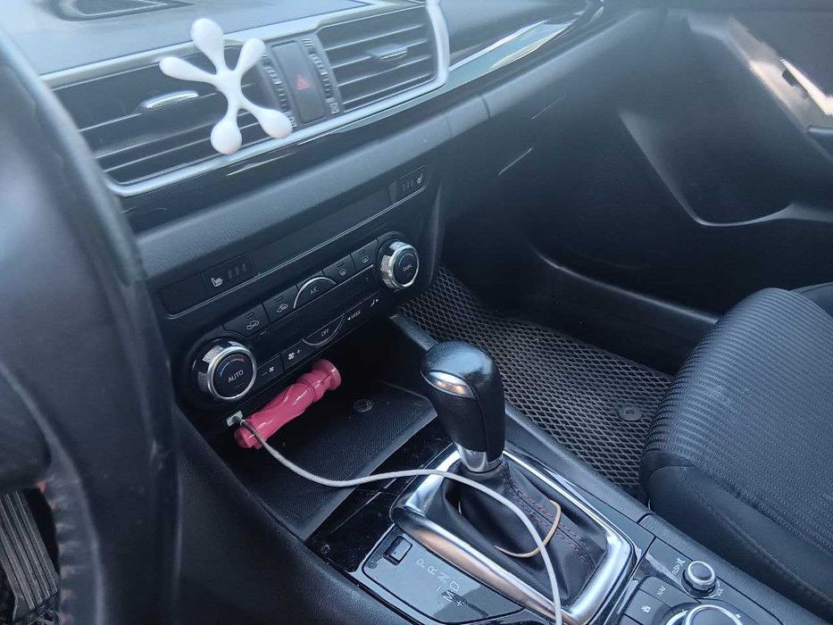 Mazda 3 2016 (1.5, бензин, автомат)