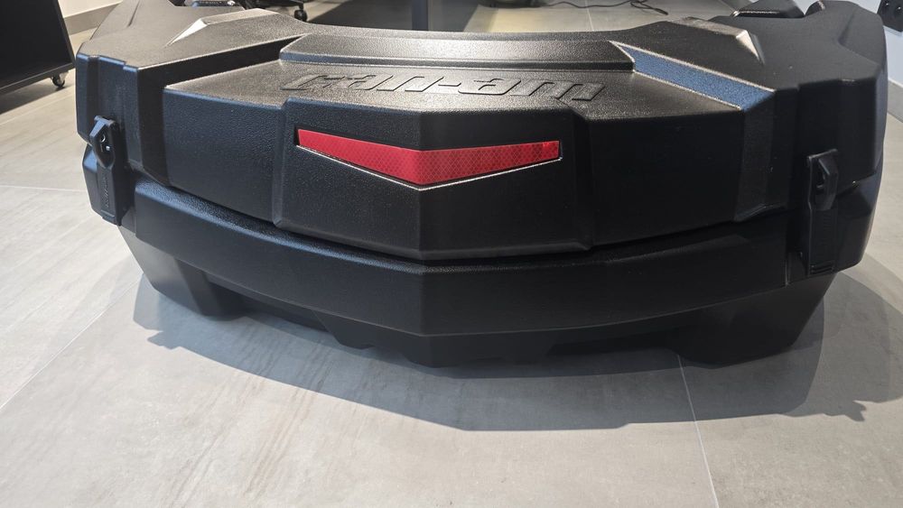 Kufer Centralny  Can-am Linq 86L