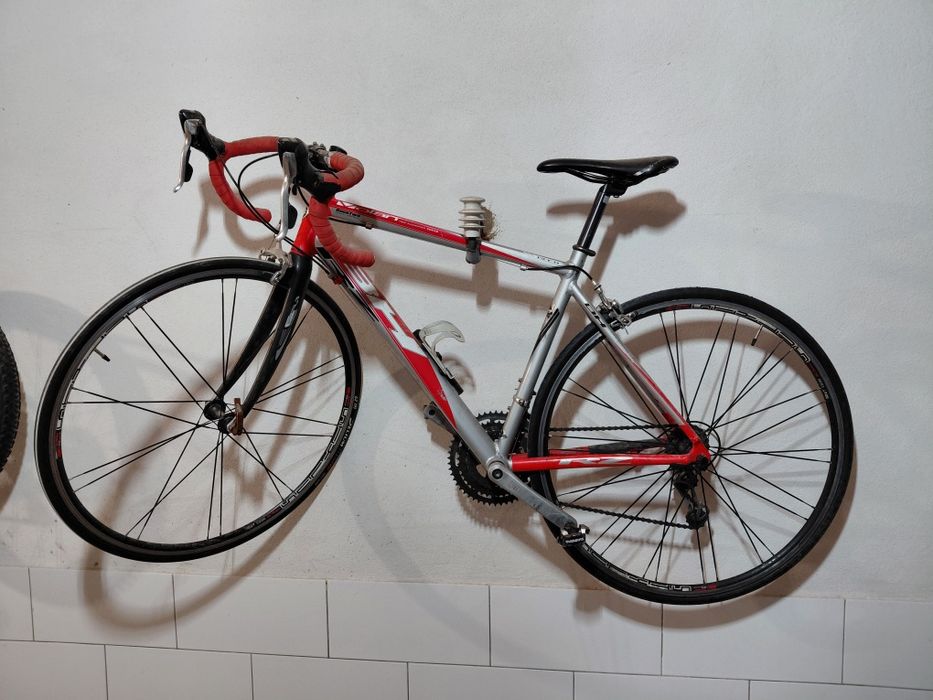 Bicicleta BH ciclismo