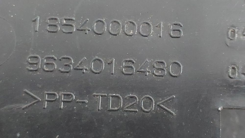 Guia de pára-choques trás direita PEUGEOT 307 (3A/C)