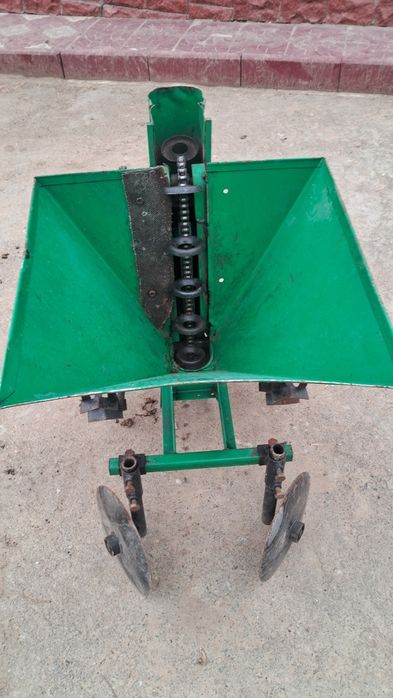 Картоплесаджалка до мотоблдзвіницяоку