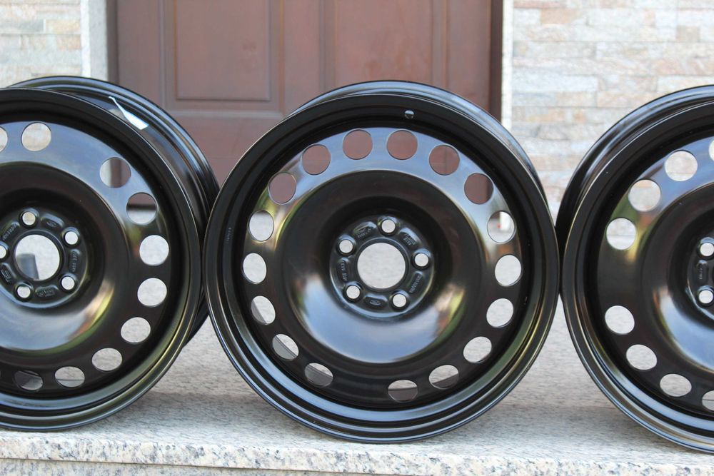 VOLVO S40 V50 S60 V60 S80 V40 XC60 V70 FORD 5x108 17'' 7,5J ET55