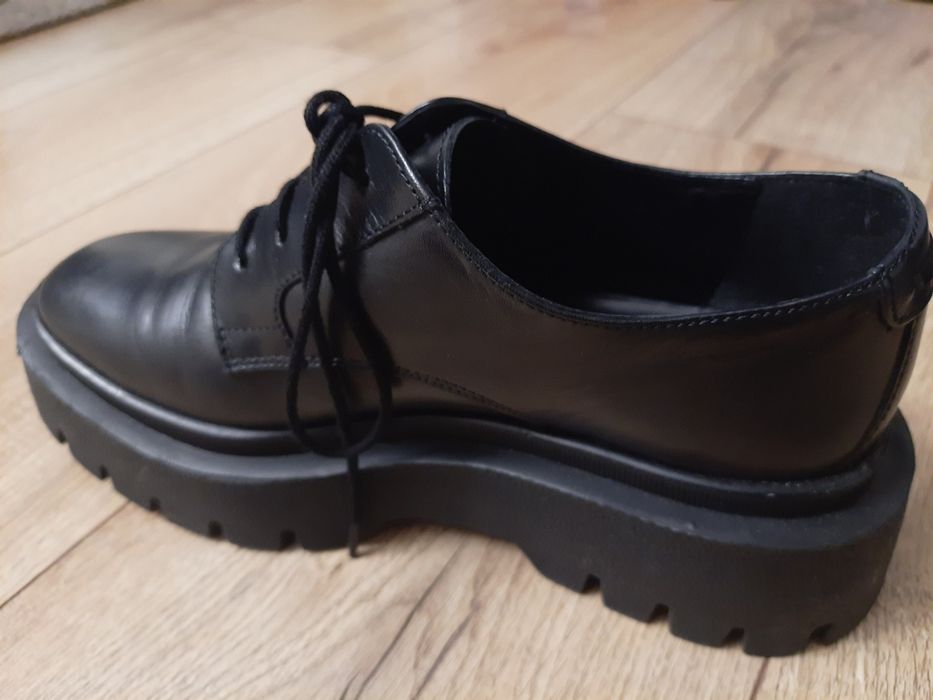 Buty trzewiki skórzane Gino Rossi 38