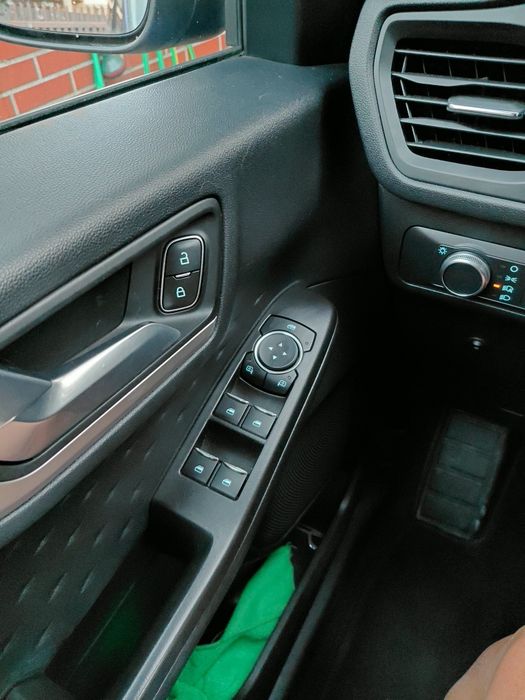 Kuga  1,5 ecoboost 4×4automat
