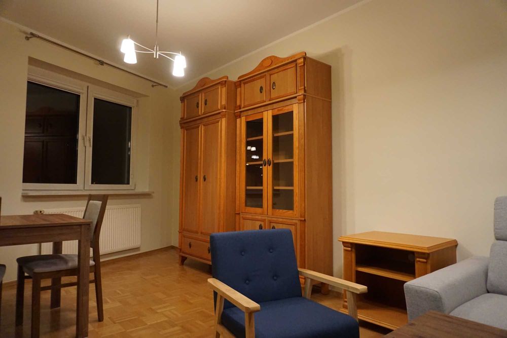 Oferuję do wynajęcia mieszkanie dwupokojowe z garażem