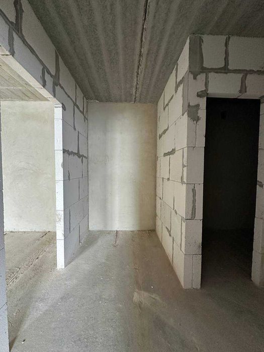 ЗДАНА 1 кім кв в ЦЕНТРІ. 42.9м2. Можна починати ремонт. ГАЗ Є!