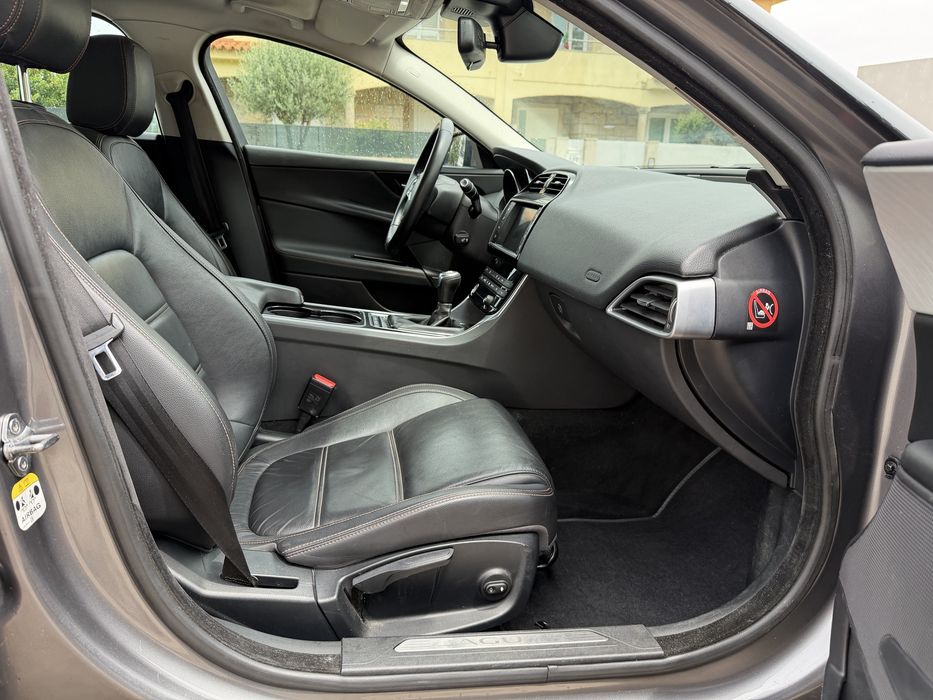 Jaguar XE 2.0 2018 Poucos Km Manual