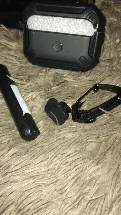 Słuchawki bezprzewodowe etui