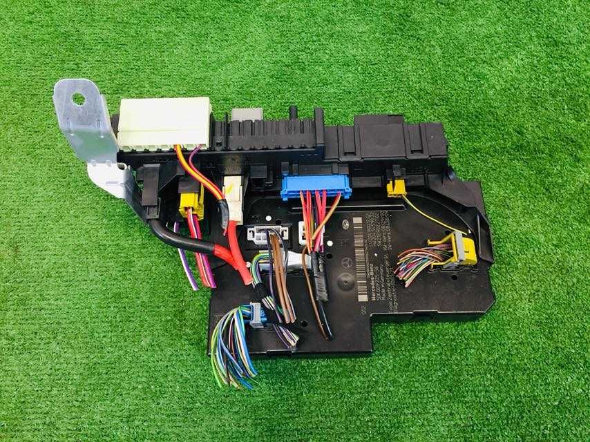 Блок предохранителів SAM Mercedes W204 203 202 208 210 211 реле сам