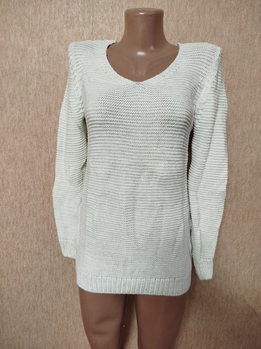 Продам свитер женский.