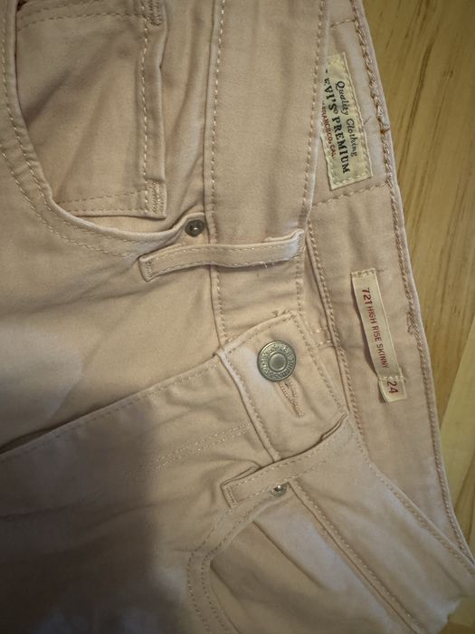 LEVI’s premium