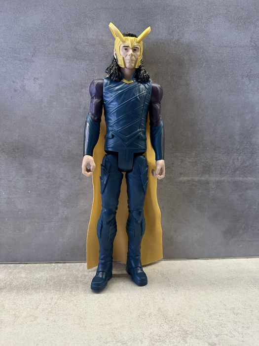 Велика фігурка Локі (Марвел)