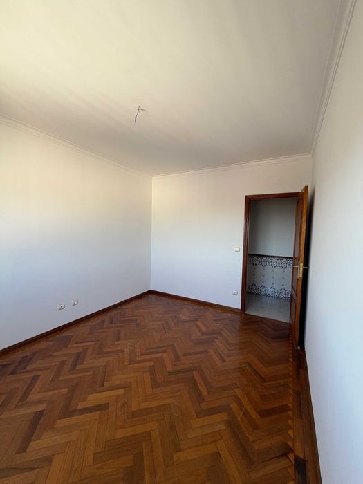 CARREGADO T3 + Lugar de garagem + Arrecadação