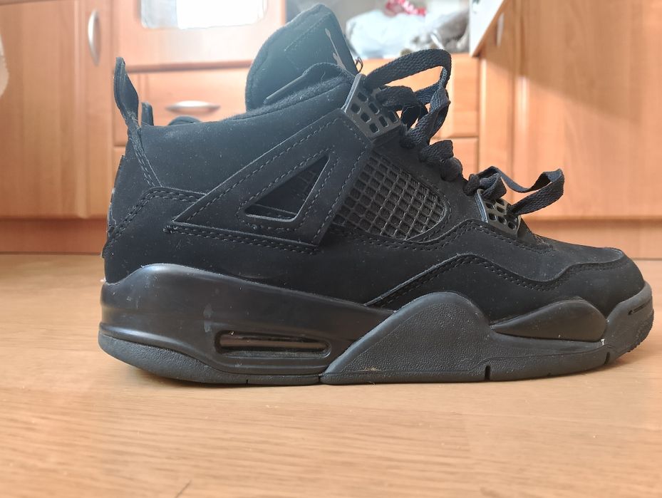 Продаю кросівки чоловічі Jordan 5