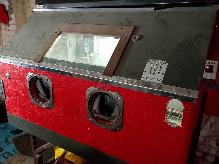 Piaskarka kabinowa kabina do piaskowania