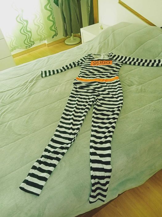 Fato de carnaval prisioneira