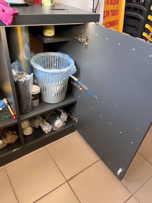 Кавʼярня самообслуговування V12