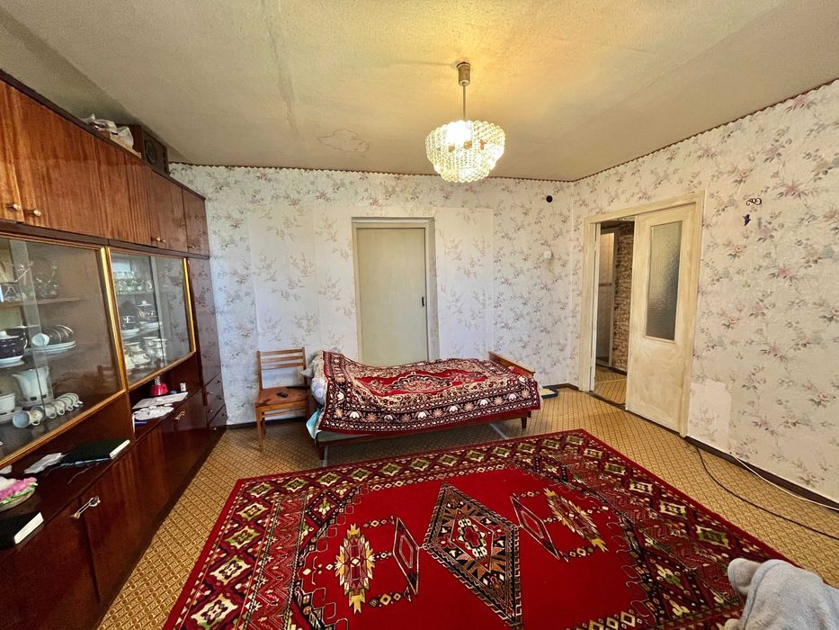 Продам 3 к. квартиру,р-н " 7-вітрів",вул.Клубна,99