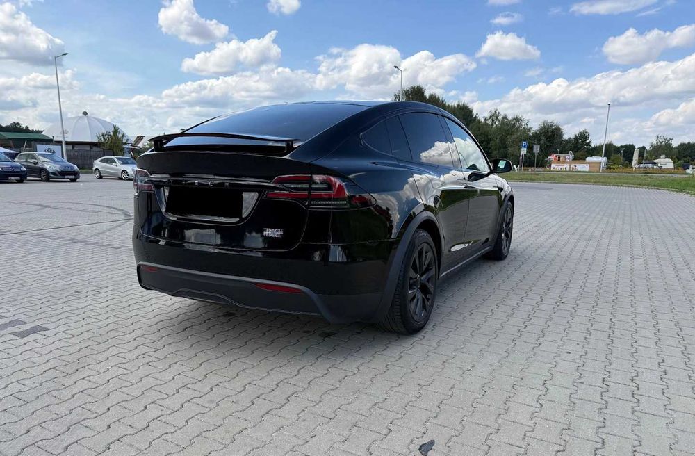 Tesla Model X 2023