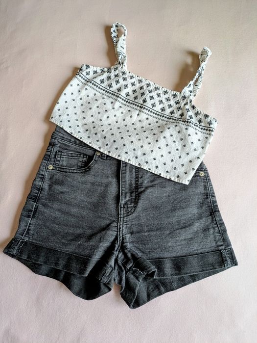 Zestaw: krótkie ciemnoszare spodenki, crop top. H&M. Rozmiar XS