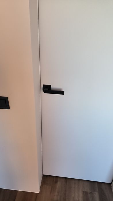 Продам двері прихованого монтажу inside