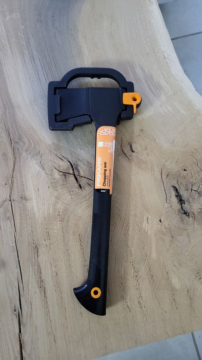 Siekiera fiskars A10