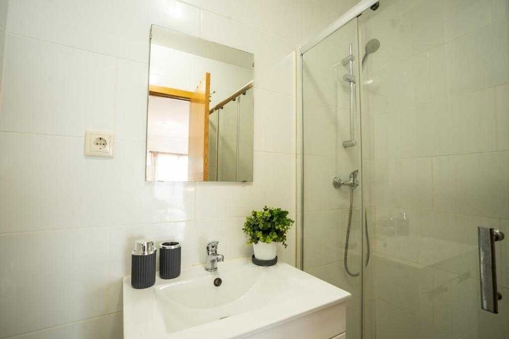 Estudio T0 Parede Linha de Cascais