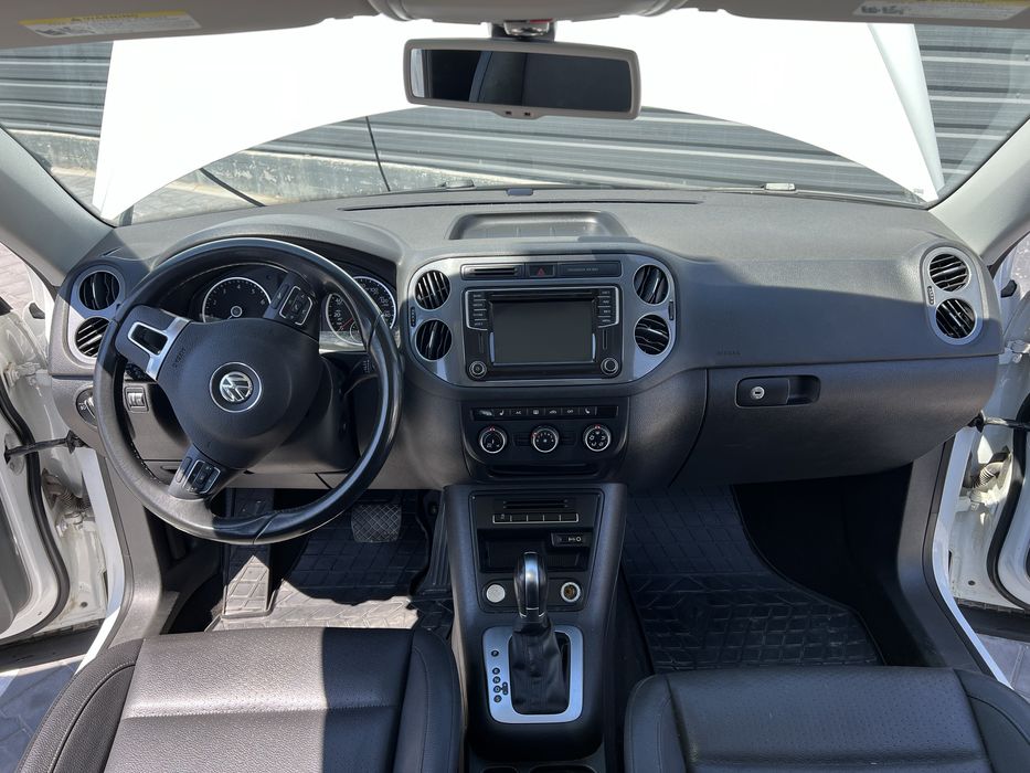 Volkswagen Tiguan 2016 2.0 бензин автомат