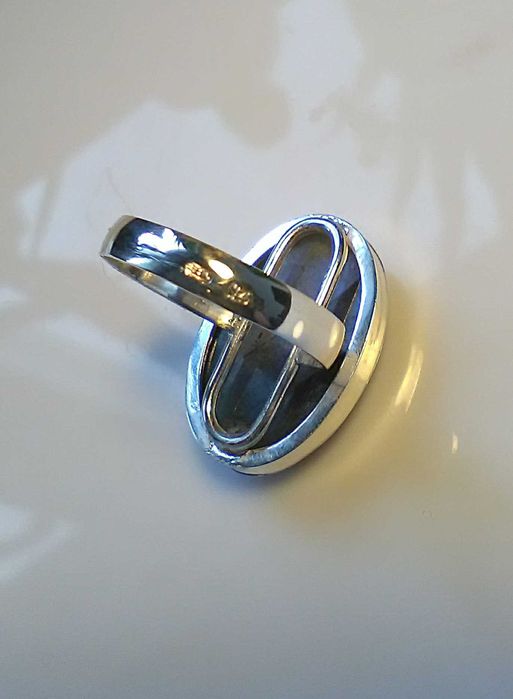 Pierścionek srebrny z labradorytem