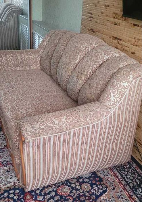 Диван дуже м'який, розкладний