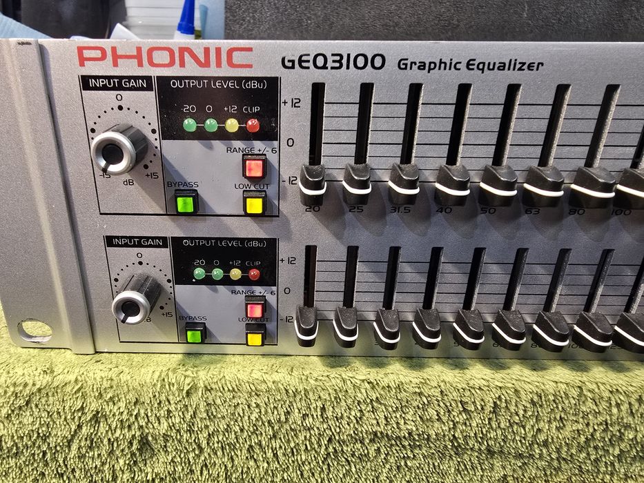 PHONIC GEQ3100 profesjonalny korektor graficzny.