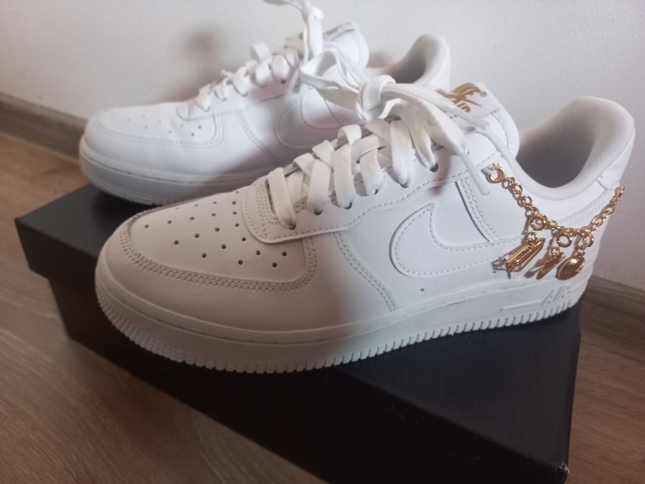 Nike Air Force 1