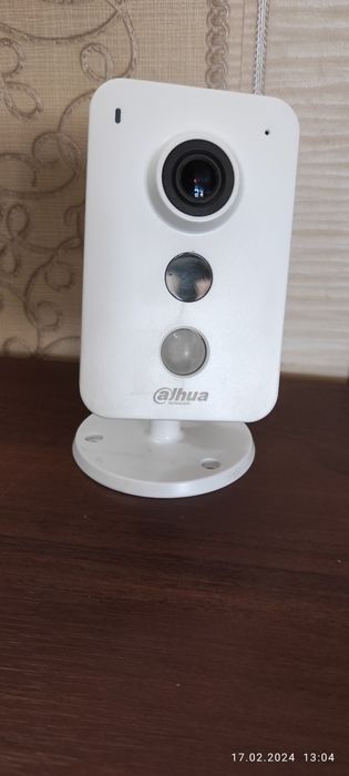 Камера видеонаблюдения 3 МП 1/3" progressive scan CMOS з Wi-Fi; + Карт