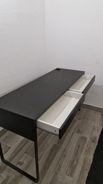 Secretária de escritório preta