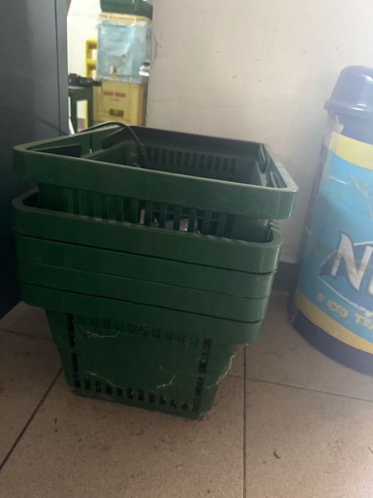 Cestos de mini mercado