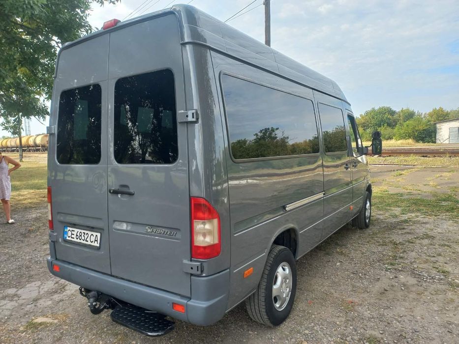 Мерседес Спрінтер середня база 2,7 рік 2004