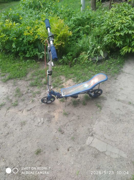 Самокат з механічним рухом