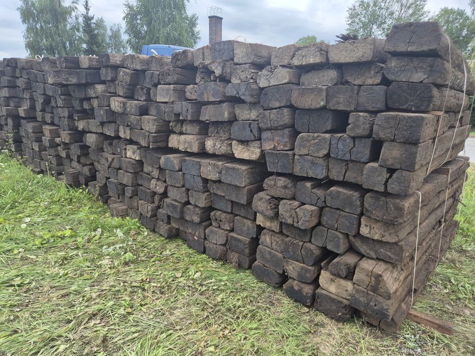 Podkłady do ogrodu jako stopnie słupki drewniane  podkłady drewniane