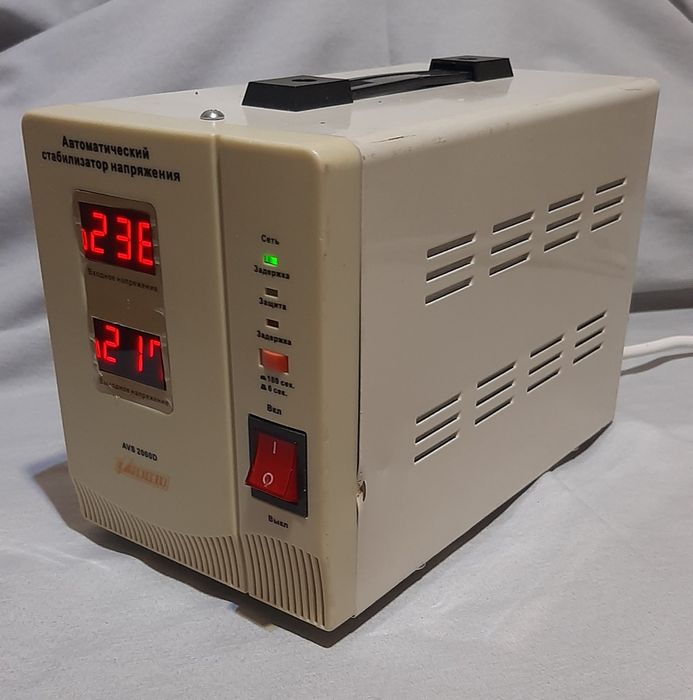 Стабілізатор напруги 2квт