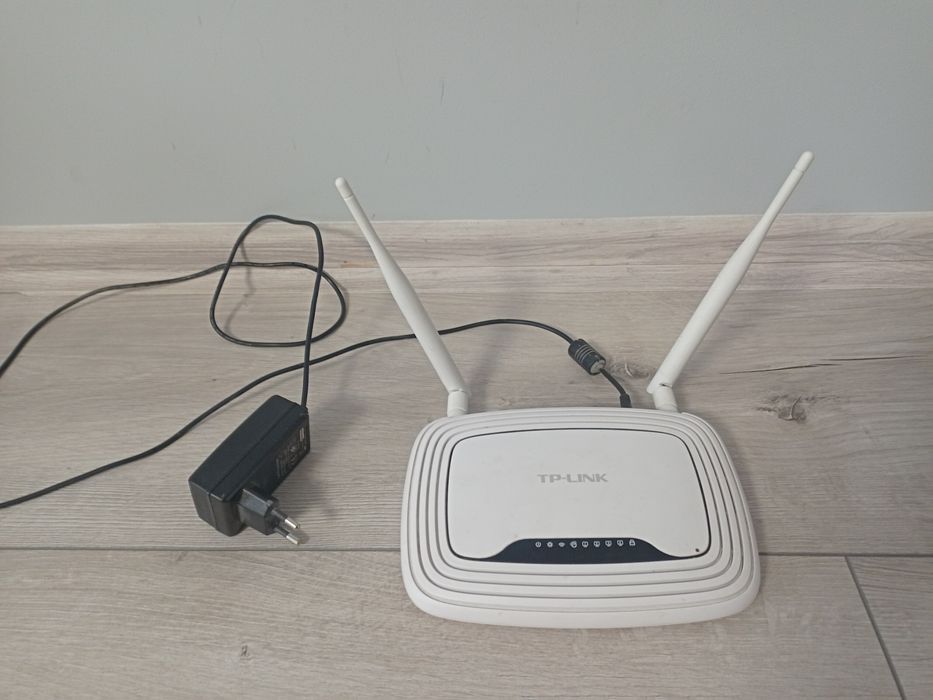 Routery bezprzewodowe Tenda F6 i F3 / TP-LINK